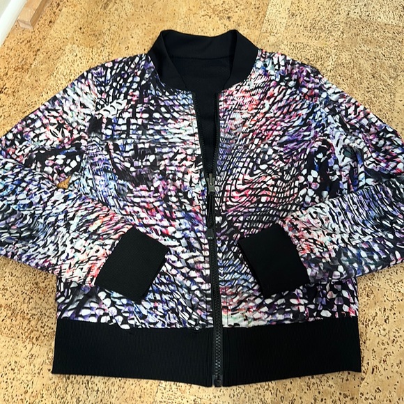 Gorgeous, reversible (EUC ) Zella girl’s athletic jacket. - Picture 3 of 14